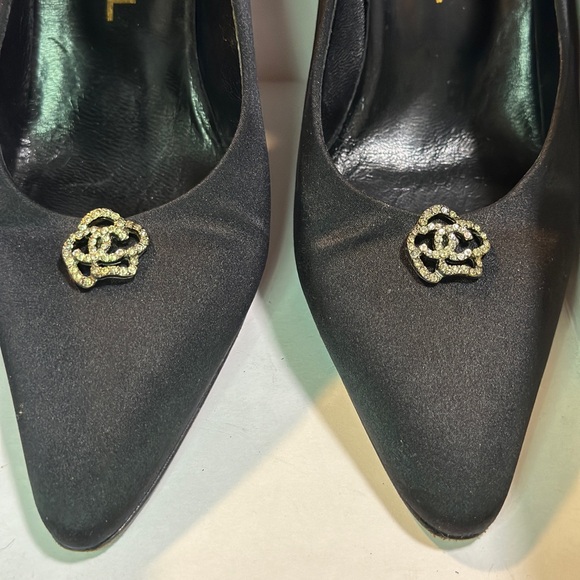 Chanel CLASSIC Pump BLACK HEELS rhinestone CAMELIA on toe US 6 UK36 box included - Picture 5 of 12